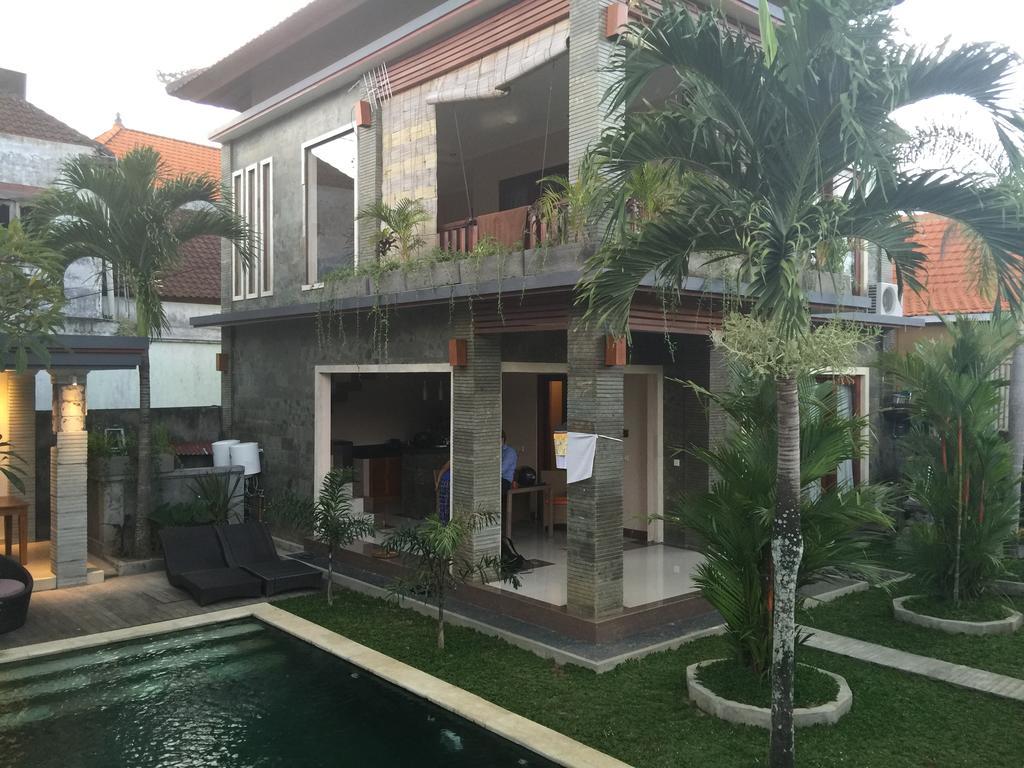 Wates Sari Villa Ubud Værelse billede